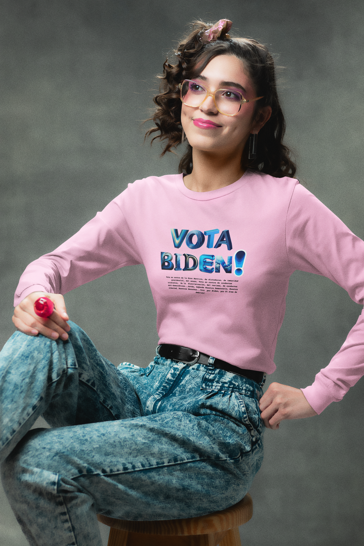 'Vota Kamala! Vota en contra de La Gran Mentira, de dictaduras, de immunidad presidencial, del acoso, Vota en contra de conductas criminales...'  Unisex Ultra Cotton Long Sleeve Tee