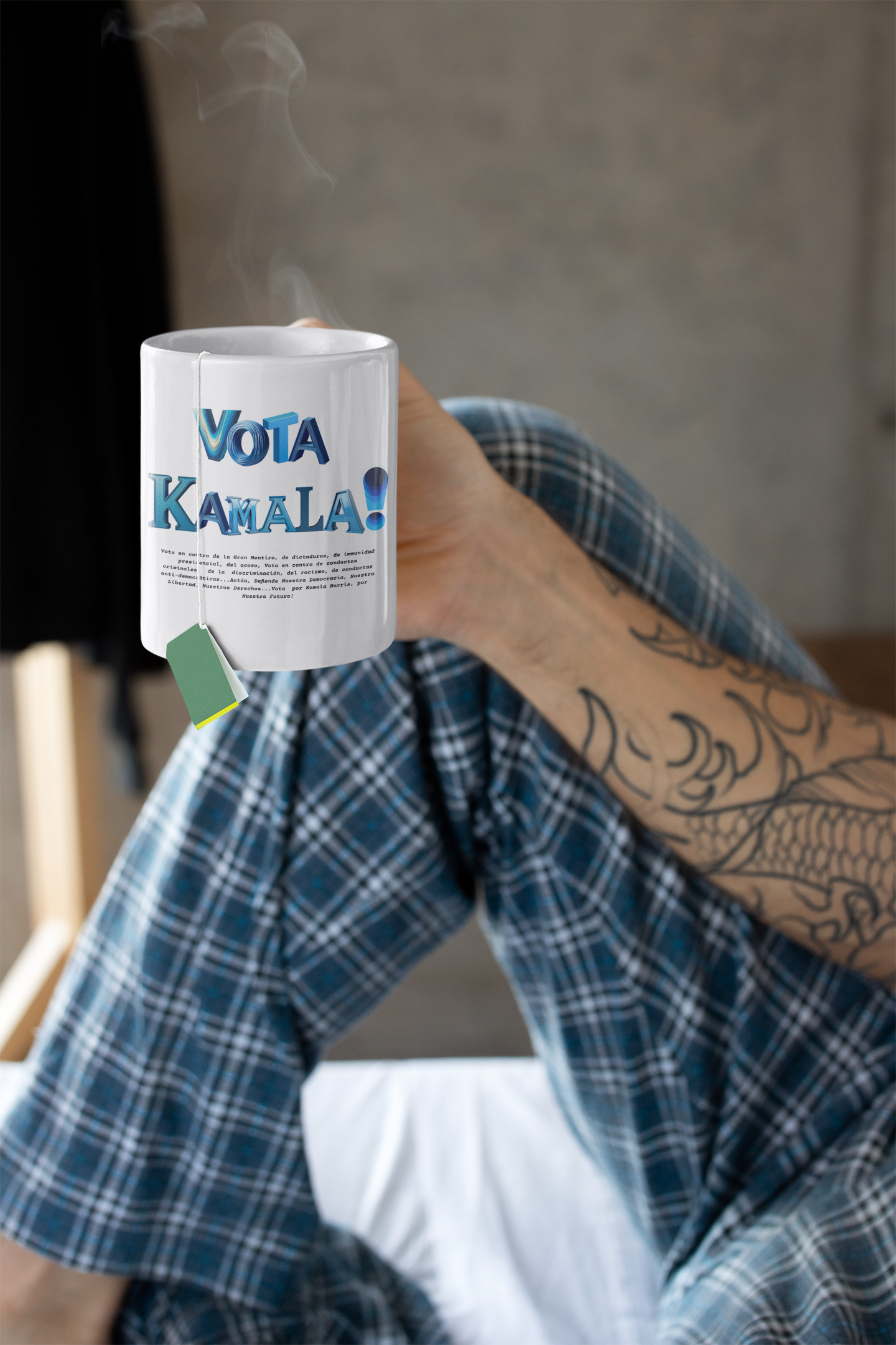 'Vota Kamala! Vota en contra de La Gran Mentira, de dictaduras, de immunidad presidencial,  del acoso, Vota en contra de conductas criminales...' Ceramic Mug 15oz