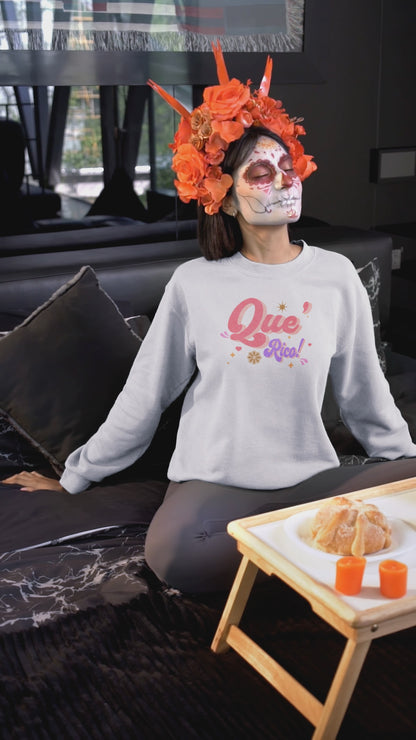 'Que Rico!' Women's Heavy Blend™ Crewneck Sweatshirt.